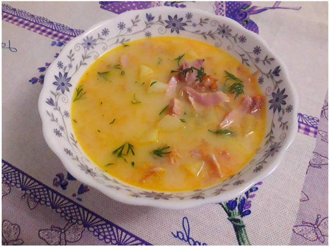Суп с копчёной курицей и плавленым сыром