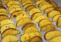 Картошка дольками в духовке — рецепт с фото пошагово. Как запечь картофель в духовке дольками с корочкой?