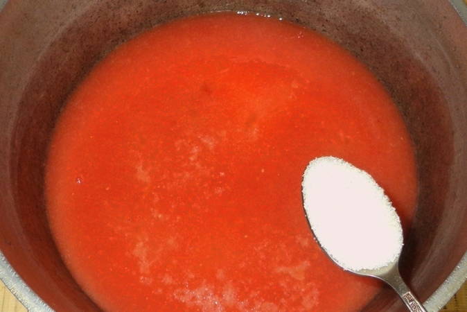Помидоры в томатной пасте на зиму