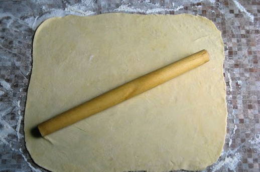 Пирог со щавелем из дрожжевого теста