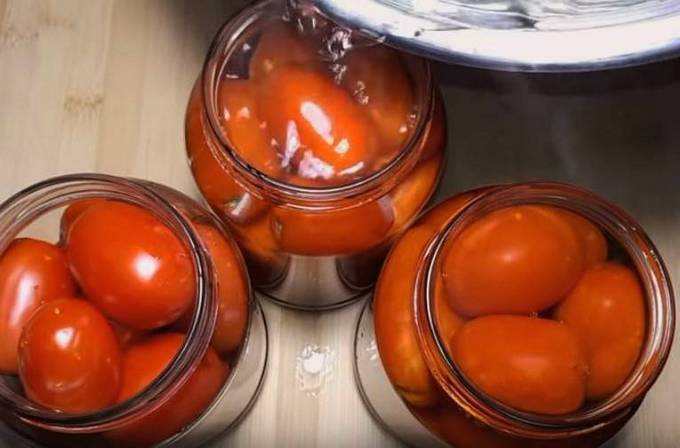 Маринованные помидоры в литровых банках