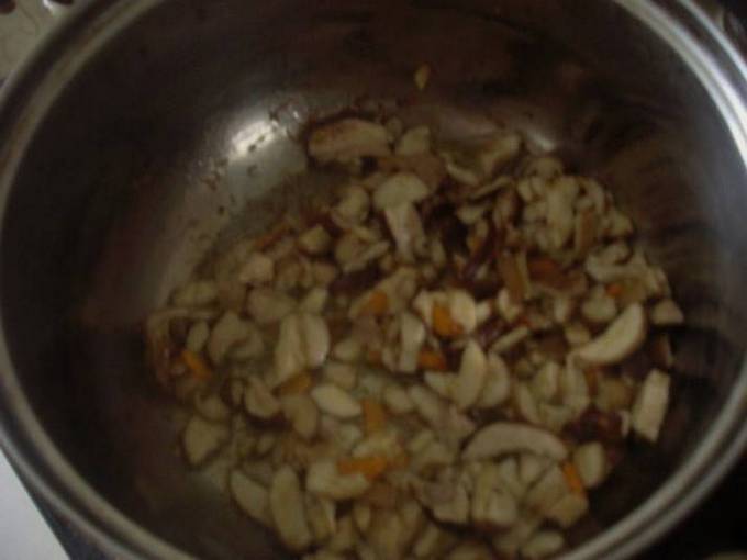 Суп из свежих белых грибов и вермишели