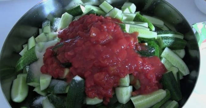 Огурцы в томатном соусе без стерилизации