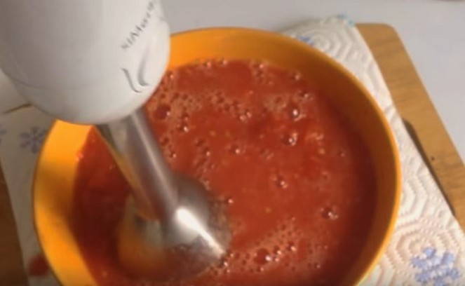 Огурцы в томатном соке пальчики оближешь