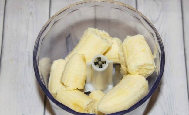 Банановые оладьи без разрыхлителя на молоке