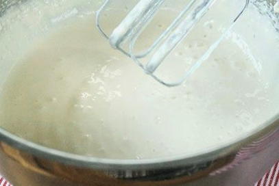 Крем для торта из сметаны и сгущенного молока