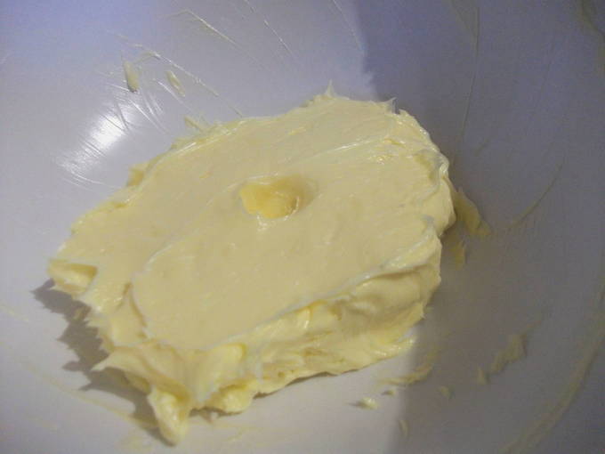 Крем для торта из сметаны, сгущённого молока и масла