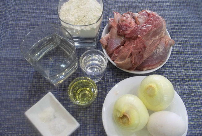 Тесто для чебуреков на воде с растительным маслом и яйцом