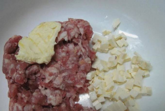 Чебуреки с мясом и сыром