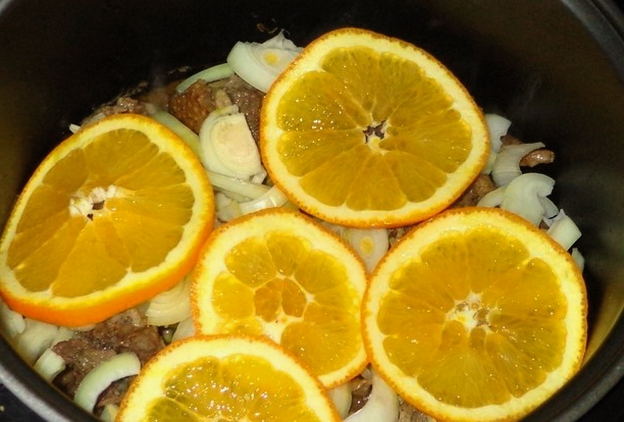Утка кусочками с апельсинами в духовке