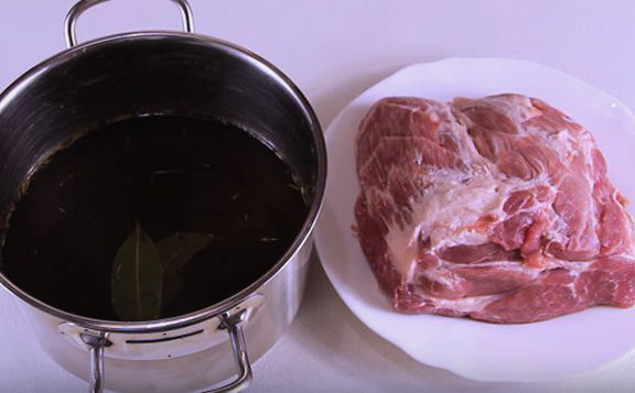 Как запечь кусок свинины в духовке без фольги