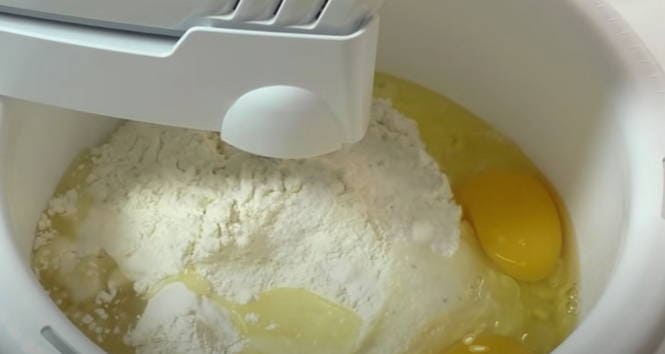 Заварное тесто для мантов на кипятке с яйцами