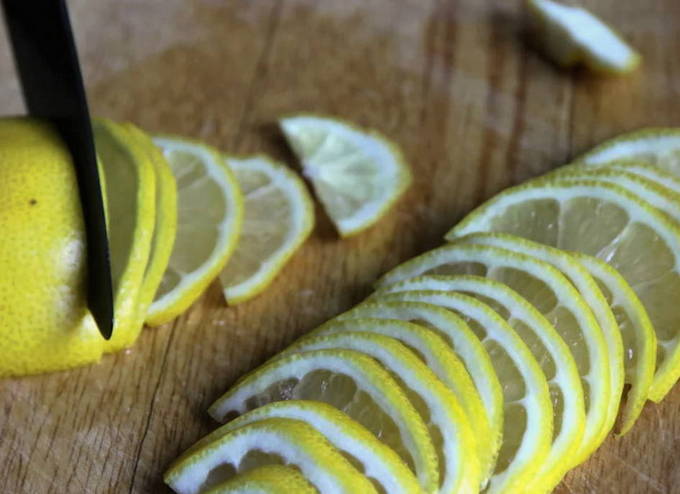 Дорадо с лимоном в фольге в духовке