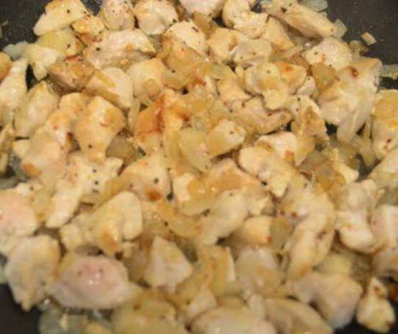 Жаркое из курицы с картошкой на сковороде