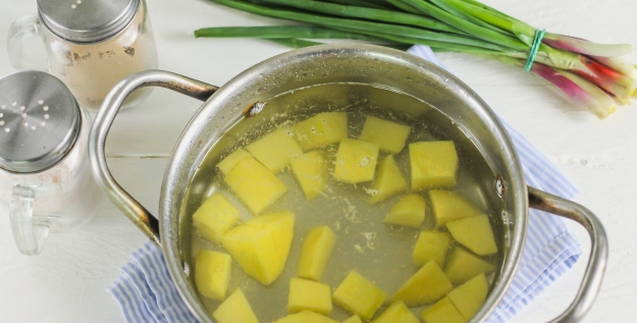Классический суп с фрикадельками и картошкой