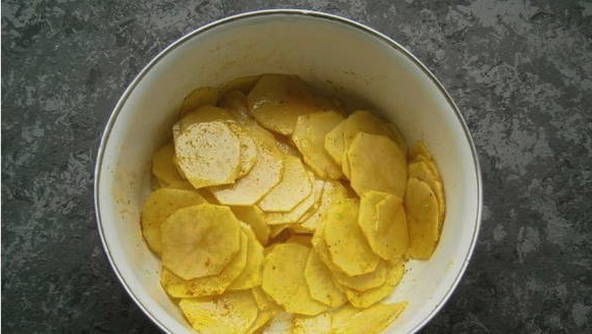 Картофельные чипсы в духовке