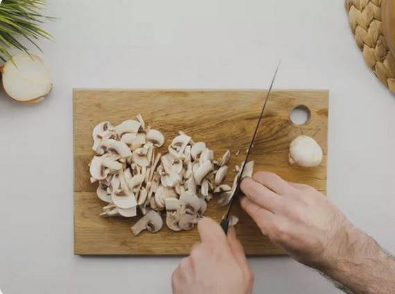 Картофельные зразы с грибами на сковороде