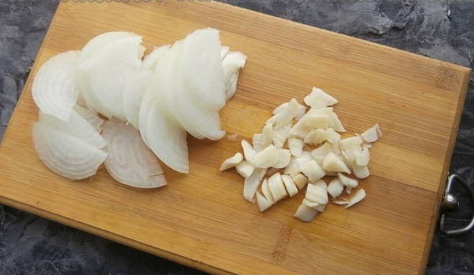 Пангасиус с картошкой в духовке