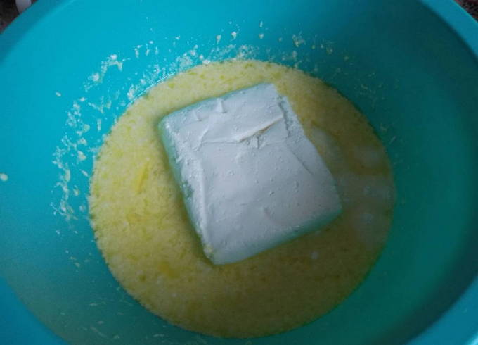 Творожно-сырная лепешка на сковороде