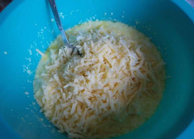 Творожно-сырная лепешка на сковороде