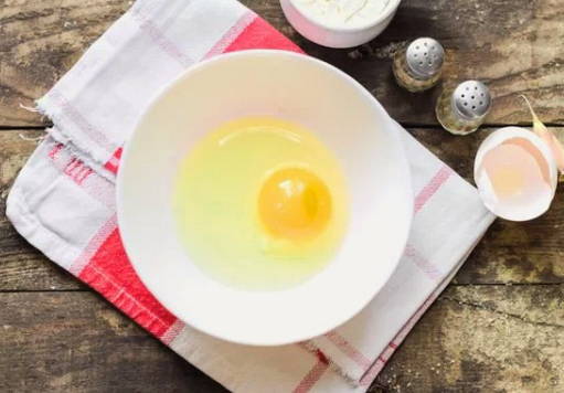 Цветная капуста в кляре с яйцом на сковороде