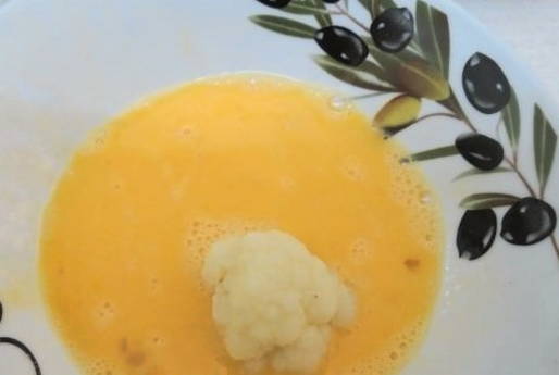 Цветная капуста в хрустящем кляре с сыром в духовке