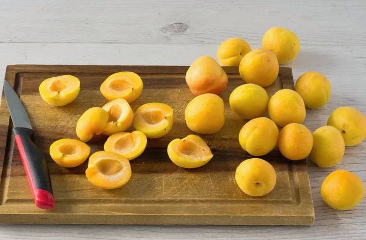 Варенье из абрикосов «Пятиминутка» без косточек