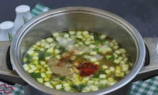 Суп с кабачками, картошкой и курицей