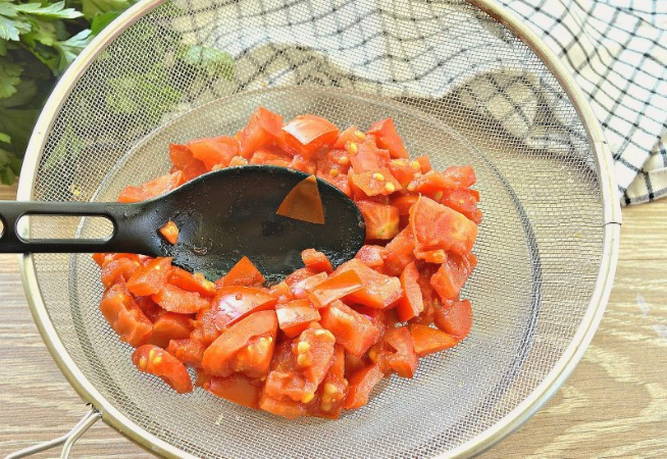 Обалденные огурцы в томатной заливке с чесноком на зиму