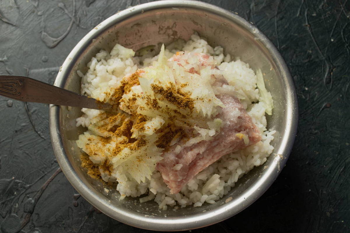Кабачки с фаршем и рисом в духовке