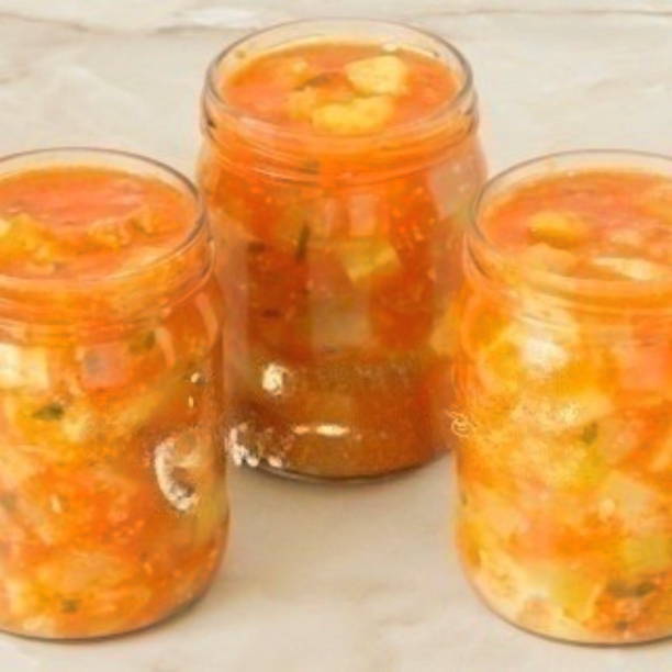 Кабачки в томатном соусе с чесноком на зиму