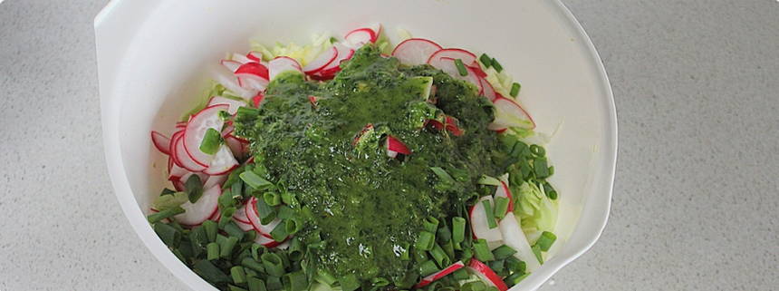 Салат из редиски и капусты