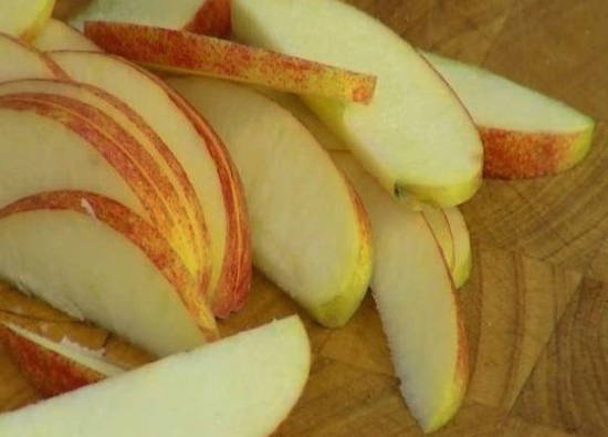 Янтарное варенье из яблок дольками с лимоном прозрачное на зиму