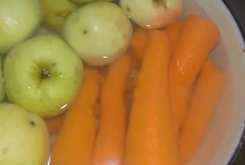 Сок из моркови и яблок в домашних условиях