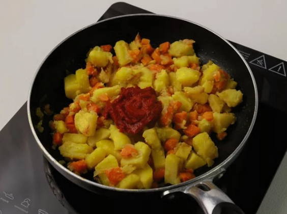 Овощное рагу с томатной пастой