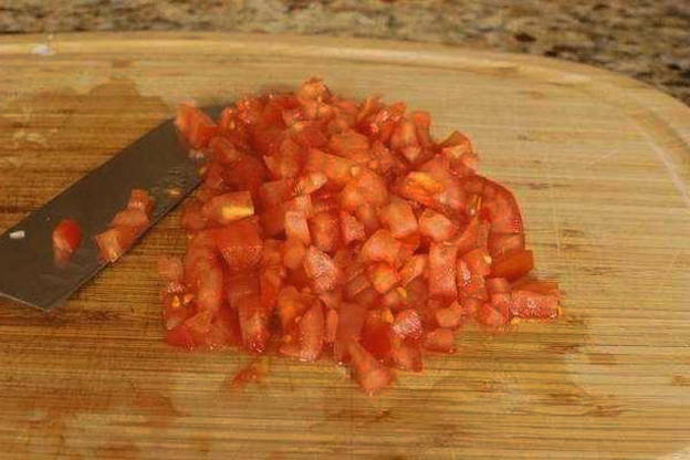 Овощной салат с рисом и помидорами на зиму