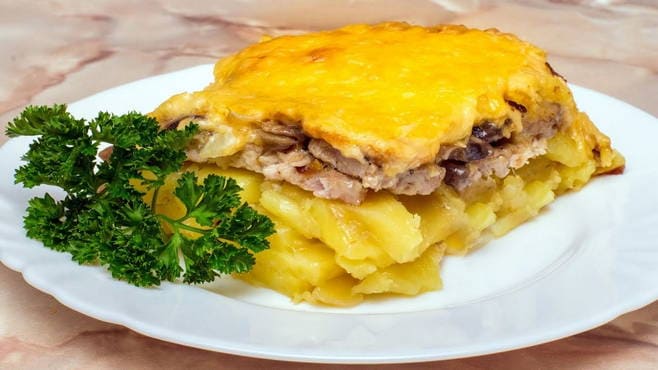 Мясо по-французски с картошкой в духовке - 5 рецептов с фото пошагово