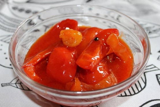 Лечо из болгарского перца с томатной пастой: рецепт - Лайфхакер