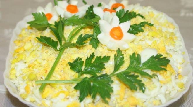 Салат «Невеста» с курицей и плавленым сыром - 5 рецептов с фото пошагово