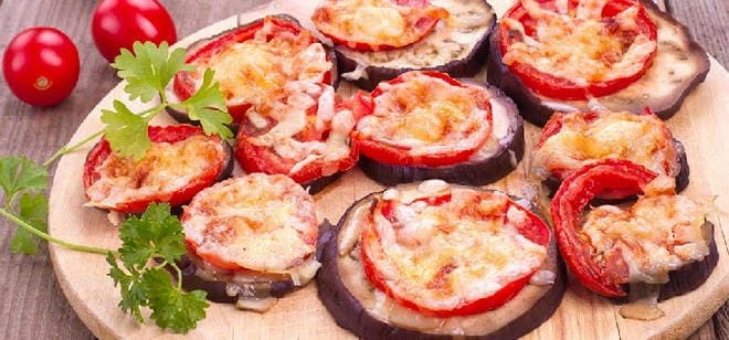 Баклажаны на сковороде с помидорами и чесноком - 5 вкусных рецептов жареных, тушеных баклажанов с сыром, майонезом с фото пошагово