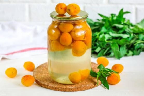 Компот из абрикосов на зиму без стерилизации 3 пошаговых рецепта