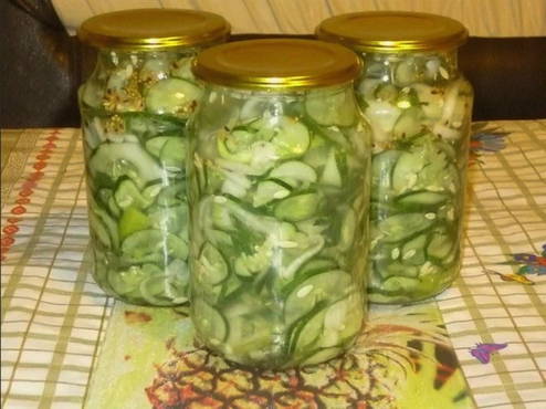 ТОП-7 рецептов овощных салатов на зиму без стерилизации