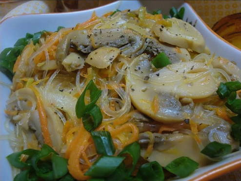 Фунчоза с овощами и шампиньонами