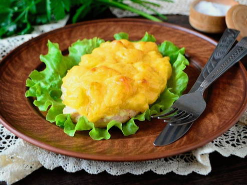 Куриные отбивные с ананасом и сыром в духовке: 9 фото в рецепте