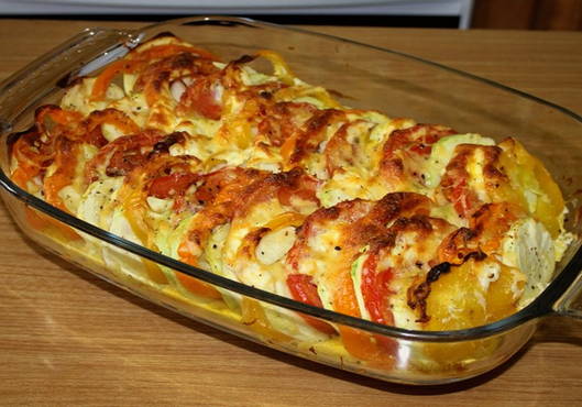 Кабачки с картошкой и помидорами в духовке