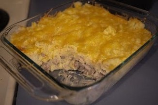 Картофельная запеканка с мясом, сыром и майонезом