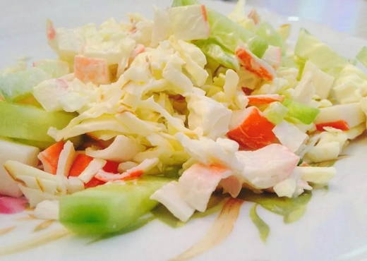 Крабовый салат с сыром