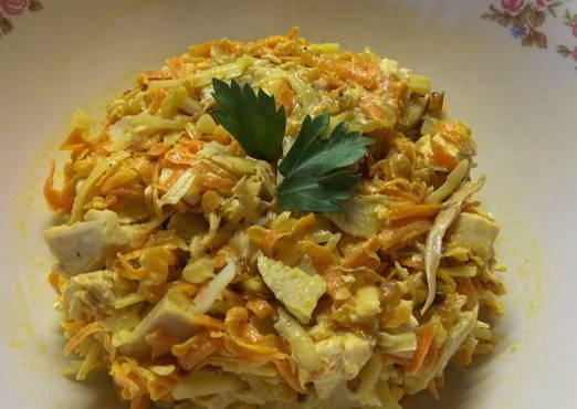 Рецепт: Салат мясной с корейской морковкой и грибами - сытный