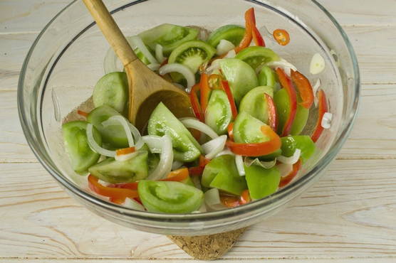 Салат из зеленых помидоров на зиму без уксуса