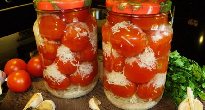 Маринованные помидоры с чесноком